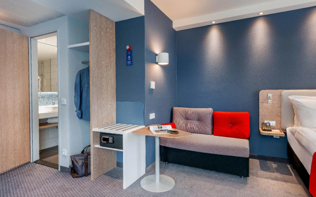 Holiday Inn Express Berlin - Alexanderplatz by IHG