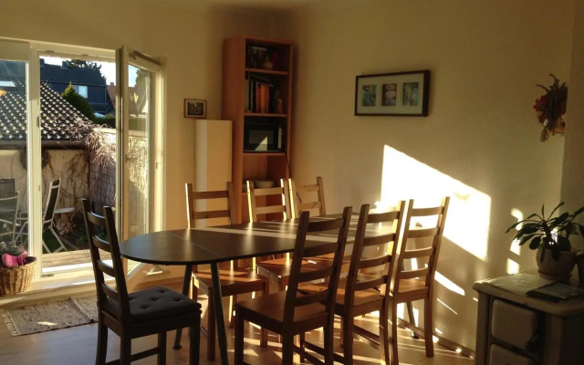 Ferienwohnung Mit Garten in Koln