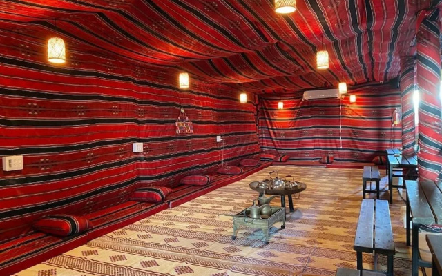 Adama Hotel