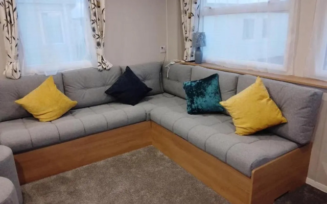 3 Bed, Sleeps 8 Caravan, California Cliffs Park