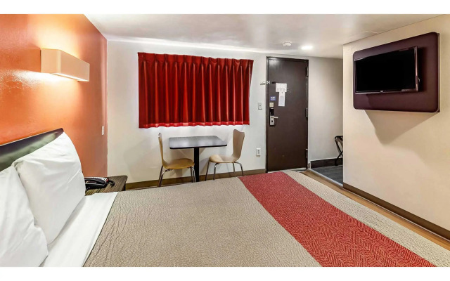 Motel 6 Elizabeth, NJ - Newark Liberty Intl Airport
