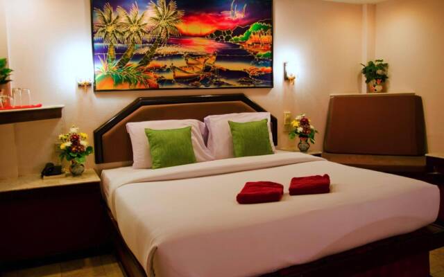 Отель Paradise Inn вид на фасад