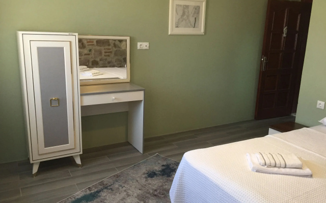 Hayat Alti Otel