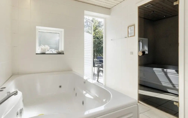 10 Person Holiday Home in Vaeggerlose-by Traum