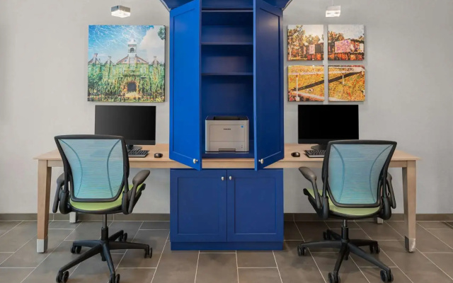 Home2 Suites Des Moines at Drake University