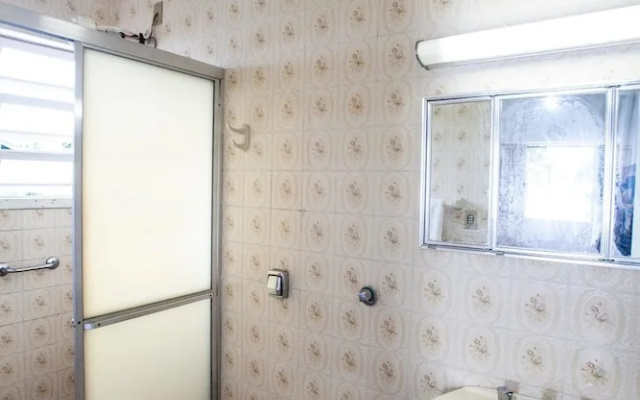 FL023 6 Bedroom Holiday home By Senstay