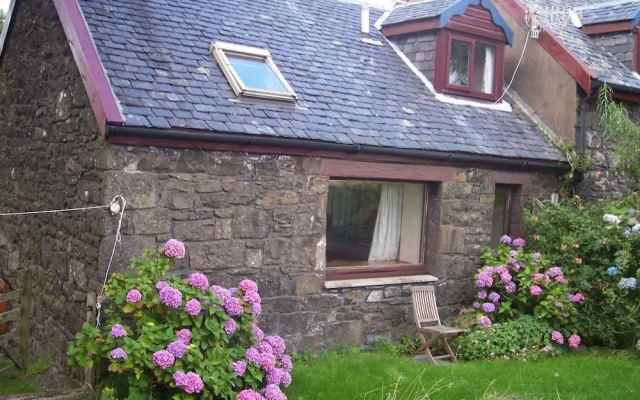 Steading Holidays - The Byre