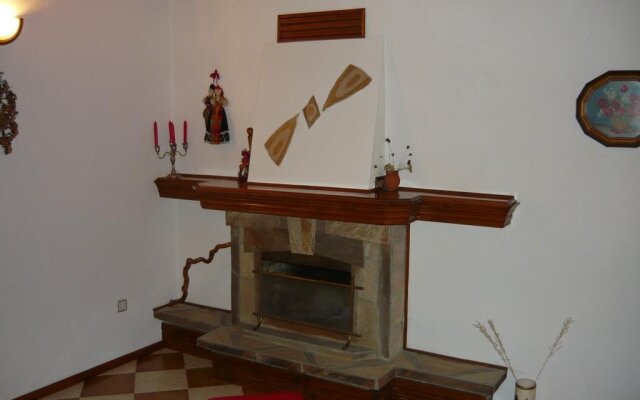 Отель Dobrikovskata Guest House Чепеларе комната для гостей