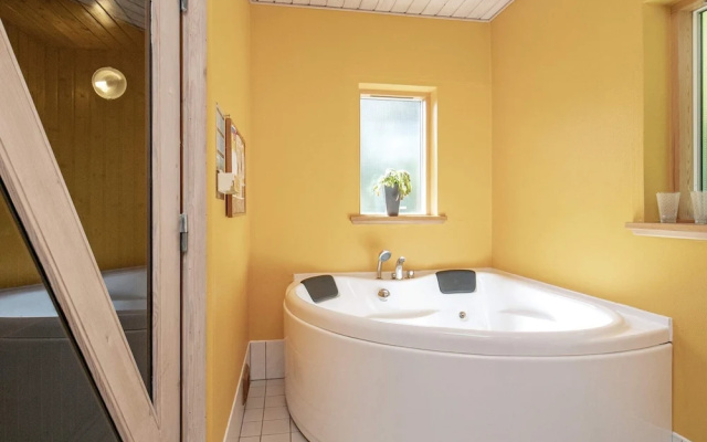 Lovely Holiday Home in Hals With Whirlpool