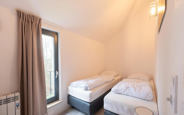 Spacious Holiday Home in Hambachtal Resort