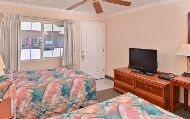 Golden Eagle Motel