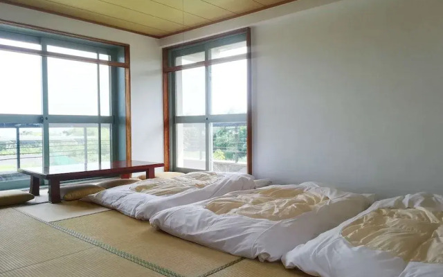 J-Hoppers Lake Biwa Guesthouse