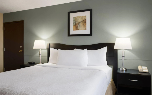 Ramada by Wyndham Saskatoon