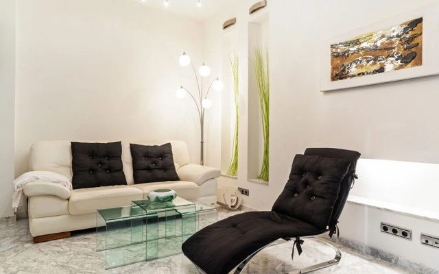 Graceful Apartment in Sevilla near Royal Alcázar