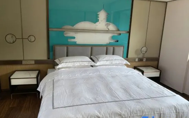 LUXEH Hotel