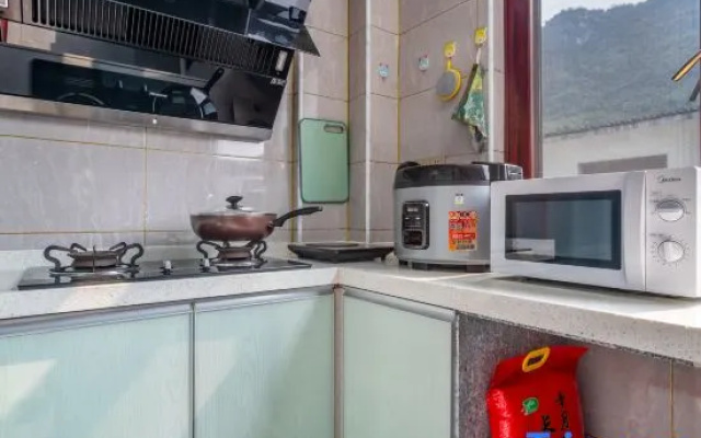 Yangshuo Menggang Homestay (Impression West Street Branch)