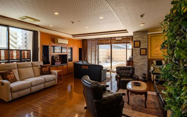Strata Hotel