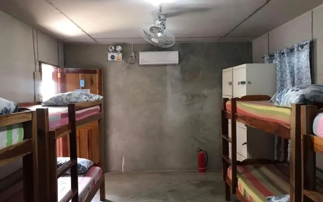 Le Village Hostel Moalboal