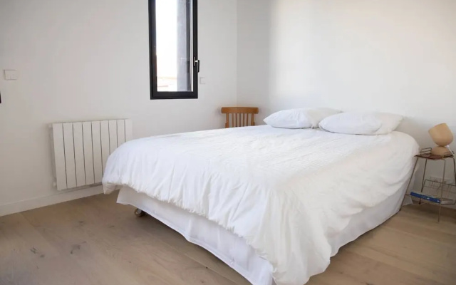 Loft With 4 Bedrooms, Terrace, Very Close to Paris