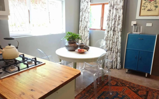 Villa Roc Guesthouse - Pet Friendly