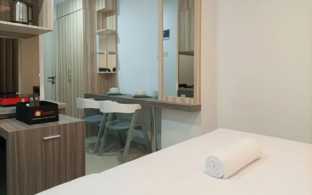Simply Look And Cozy Studio At De Prima Apartment