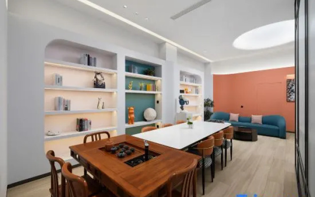 Jifen Qingchen Hotel (Yongkang Jiuling West Road Baolong Plaza)