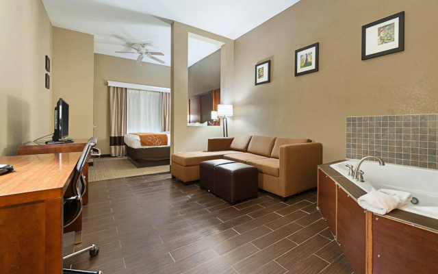 Comfort Suites Batesville