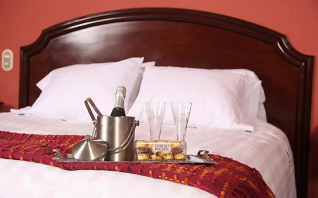 Suites Plaza Las Flores