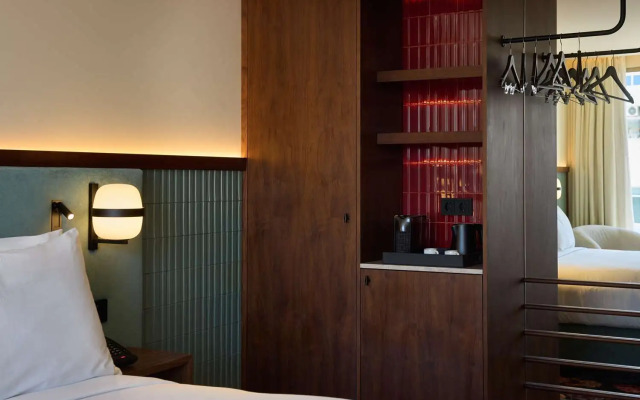 DUO Hotel Lisbon, Curio Collection by Hilton