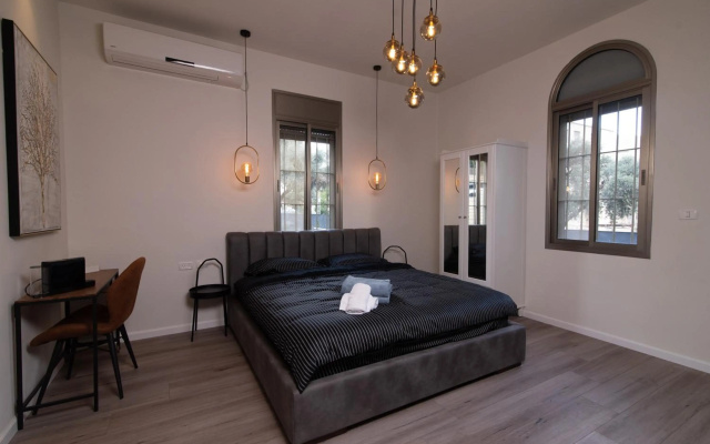 King's bed - Stay Royal and Stylish