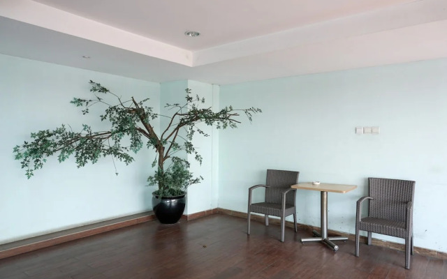 Wonderful 2BR Apartment at Belmont Residence Puri
