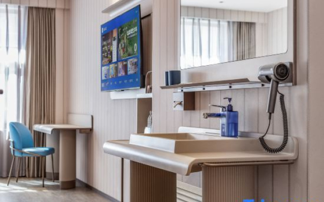 HanTing Hotel (Tongliao Minzu University Affiliated Hospital)