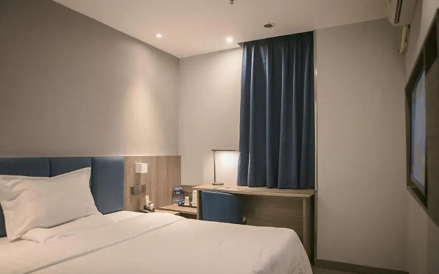 7 Premium Hotel( Zhuzilin Subway Station )