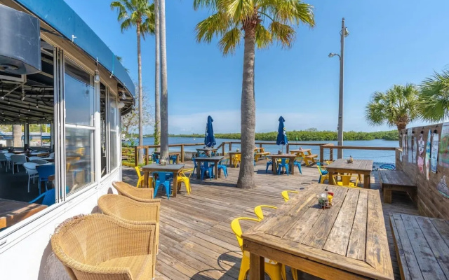 502 Little Harbor Inn