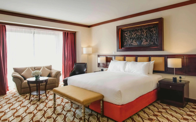 Отель Mövenpick Hotel & Residences Nairobi