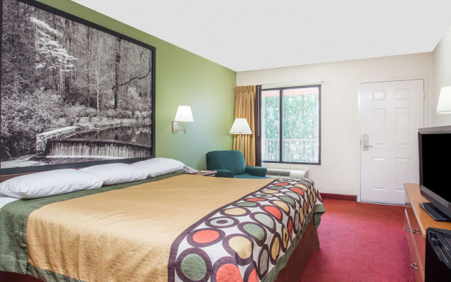 Super 8 by Wyndham Lavonia