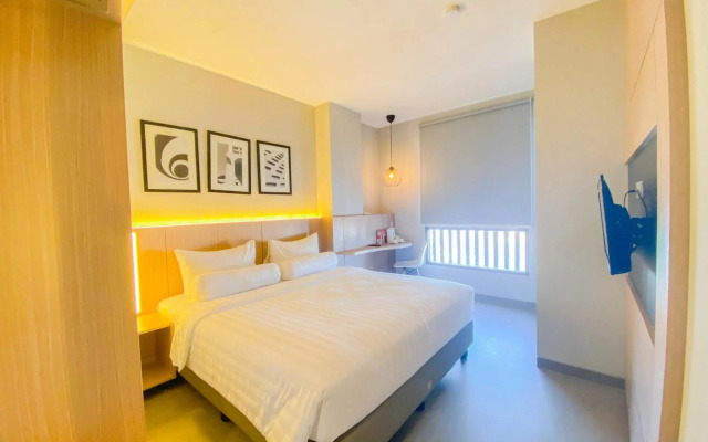 Front One King Hotel Tuban