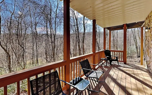 Waves, Waffles & Wifi by Taylor Made Deep Creek