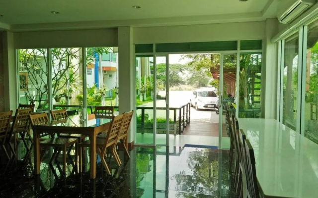 Subpaisarn Hotel