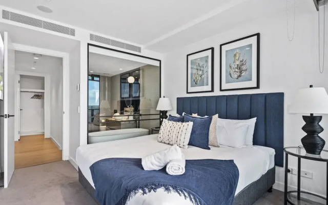 Luxury Beachfront 1-bed Apartment With Pool & Gym