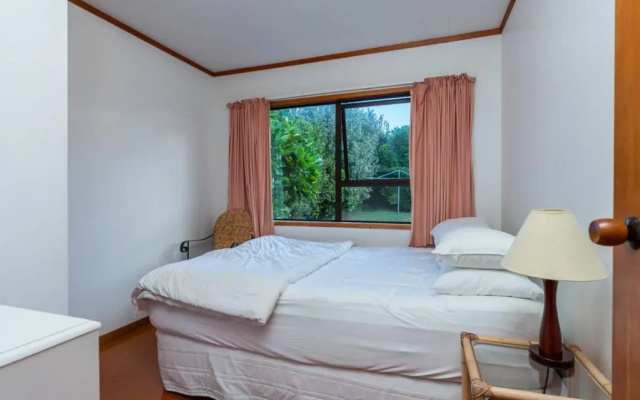 Talinga Ocean Views - Mangawhai Holiday Home
