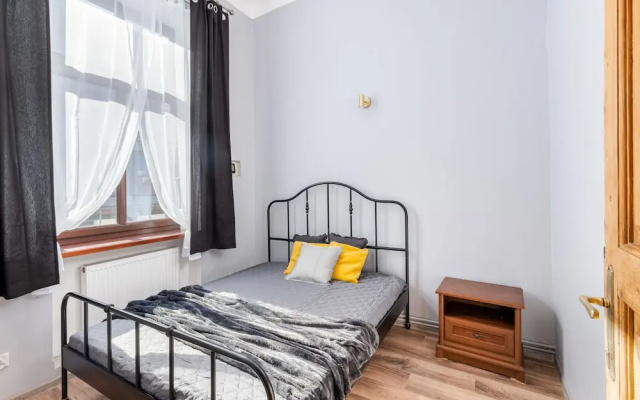 Charming Central Apartment