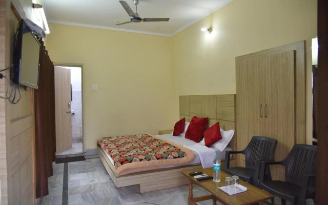 Hotel Ganga Basin
