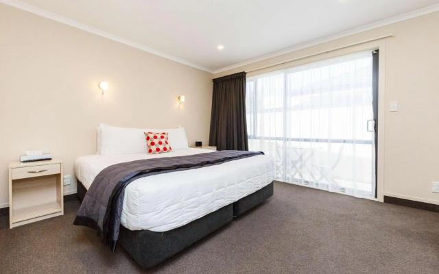 Kauri Court Motel and Apartments