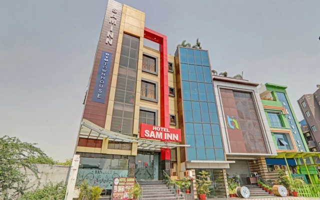 OYO 6844 Hotel Sam Inn