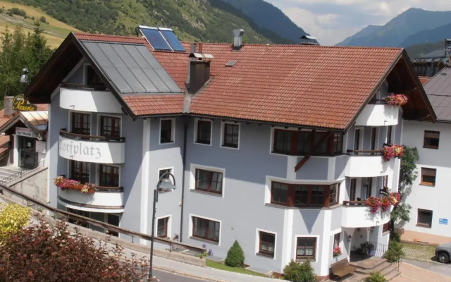 Haus Dorfplatz
