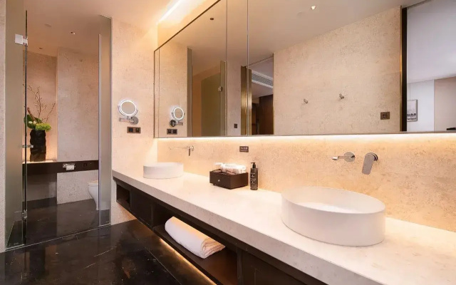 Rezen Langyue Garden Hotel Shenzhen Pingdi Liulian Subway Station