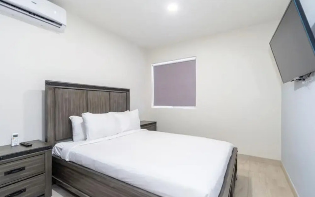 2br2 5BA Townhome - Fullyequipped - Pool - Parking