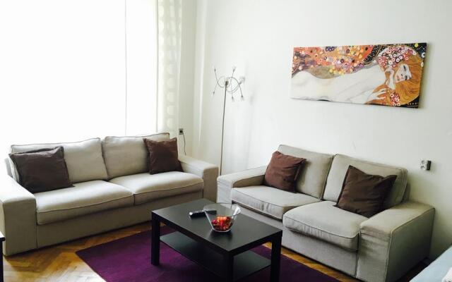 Отель Eliška Old Town Apartments Чехия, Прага - отзывы, цены и фото номеров - забронировать отель Eliška Old Town Apartments онлайн комната для гостей