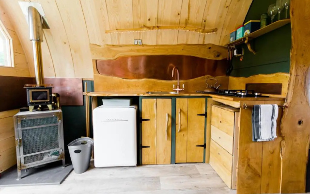 Beautiful 1 bed Glamping pod in Battle